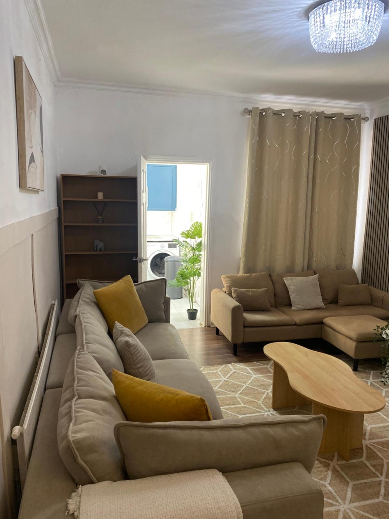 Modern Townhouse-Free Parking-Games Room-Fast W-Ifi Манчестер Экстерьер фото
